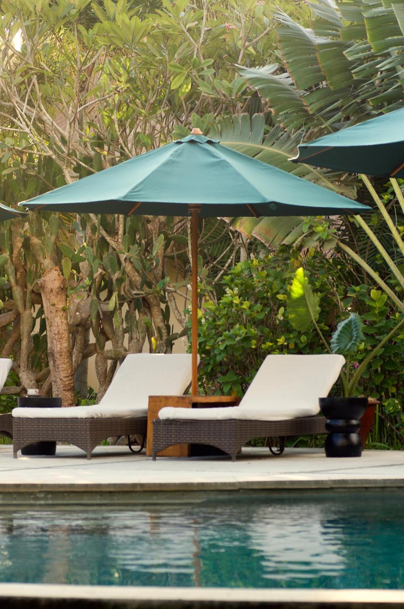 Owa Lodge Areguling Kuta  エクステリア 写真