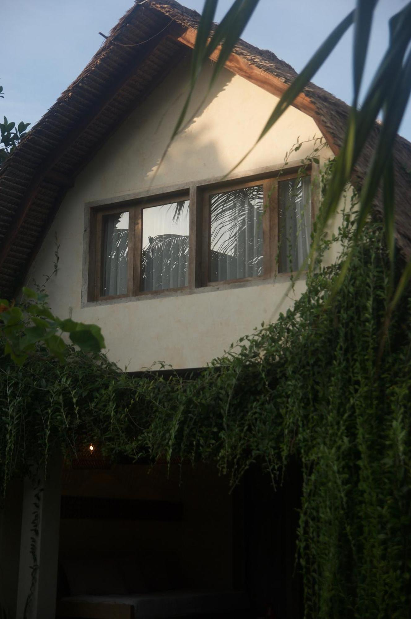Owa Lodge Areguling Kuta  エクステリア 写真