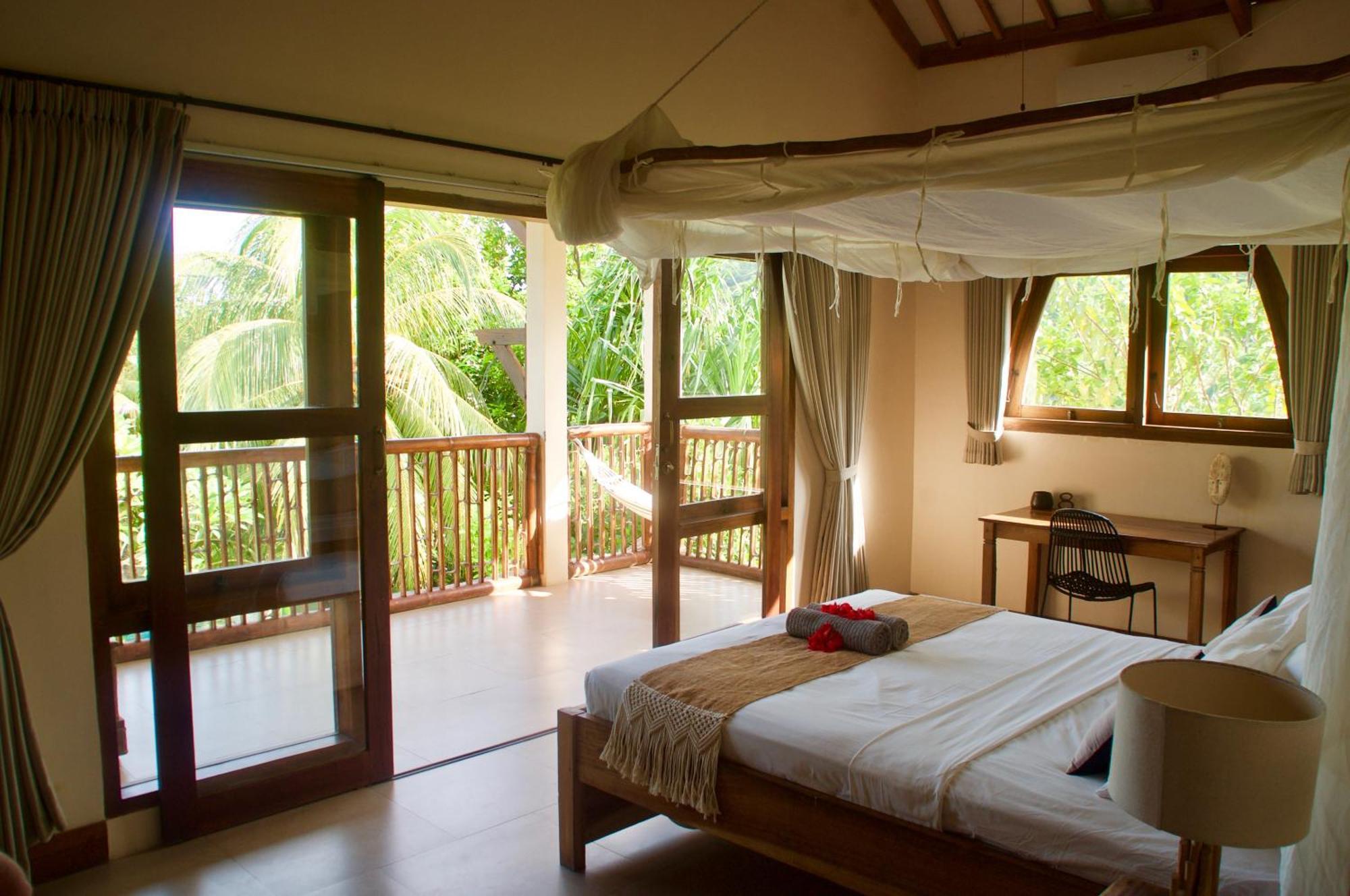Owa Lodge Areguling Kuta  エクステリア 写真