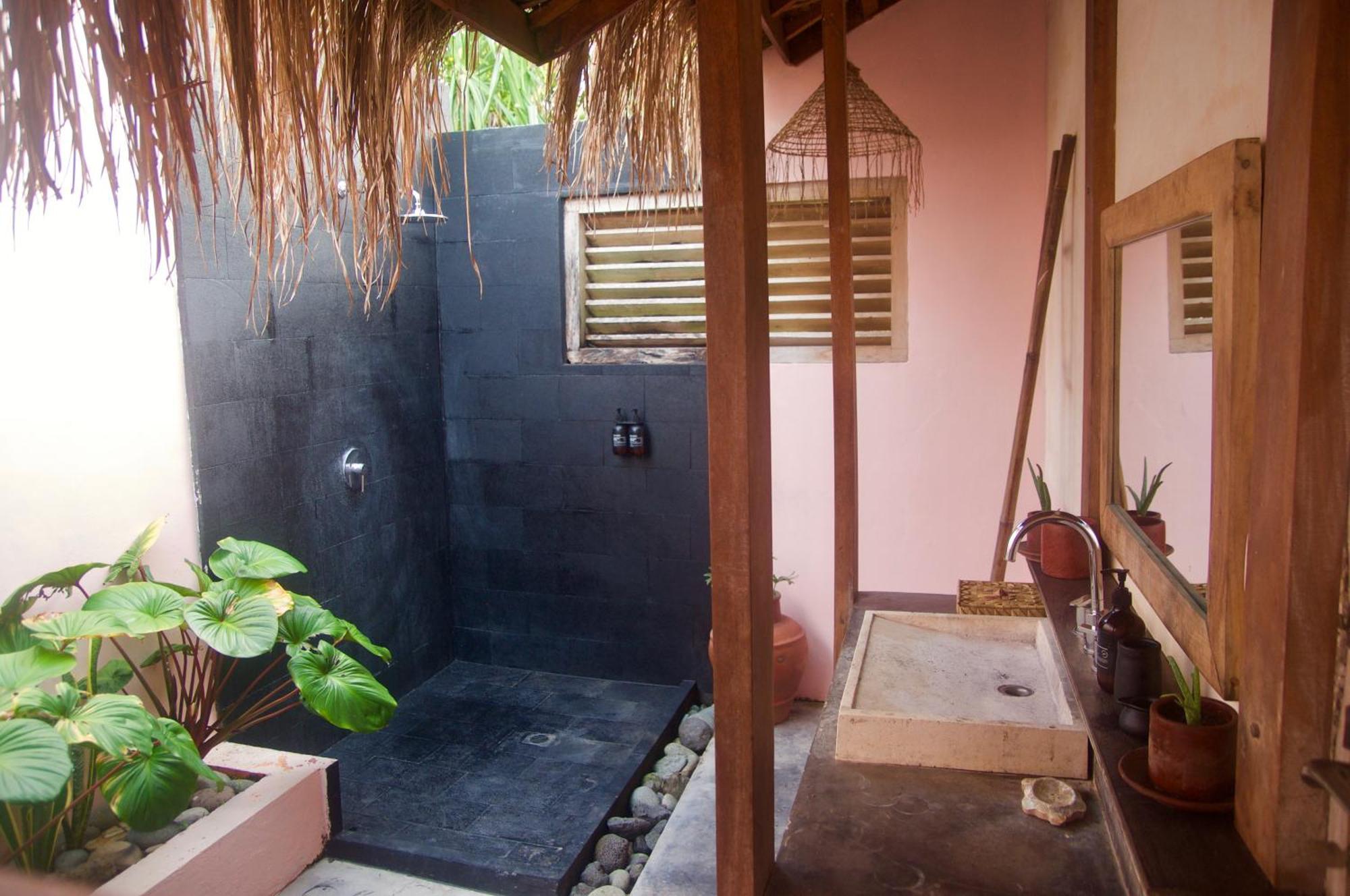 Owa Lodge Areguling Kuta  部屋 写真